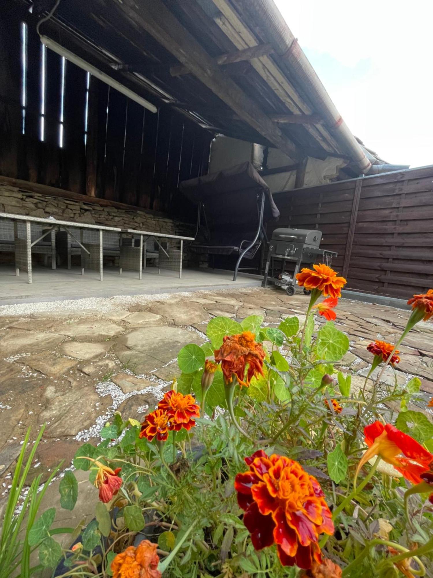 Zu Hause Pensionat Vrbov Exteriör bild